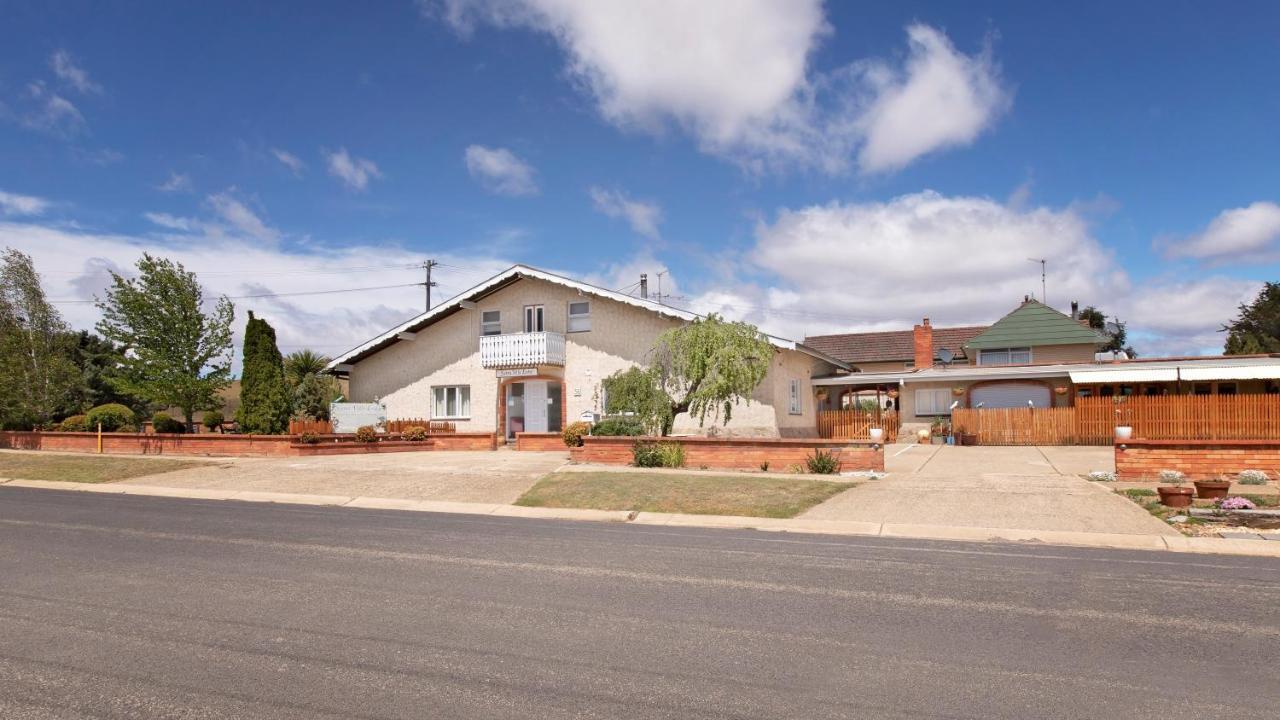 Sierra Villa Lodge Berridale Exterior photo